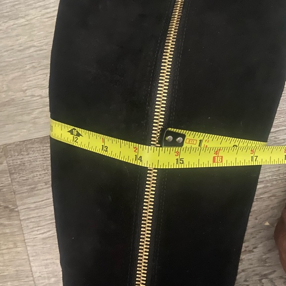 Stuart Weitzman Women’s Tall Black Suede Boots size 8.5 - Picture 11 of 11